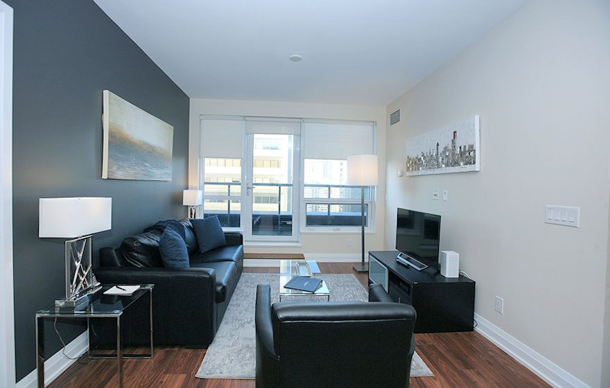 1722-Living Room Free WiFi Fully Furnished Apartment Suite North York