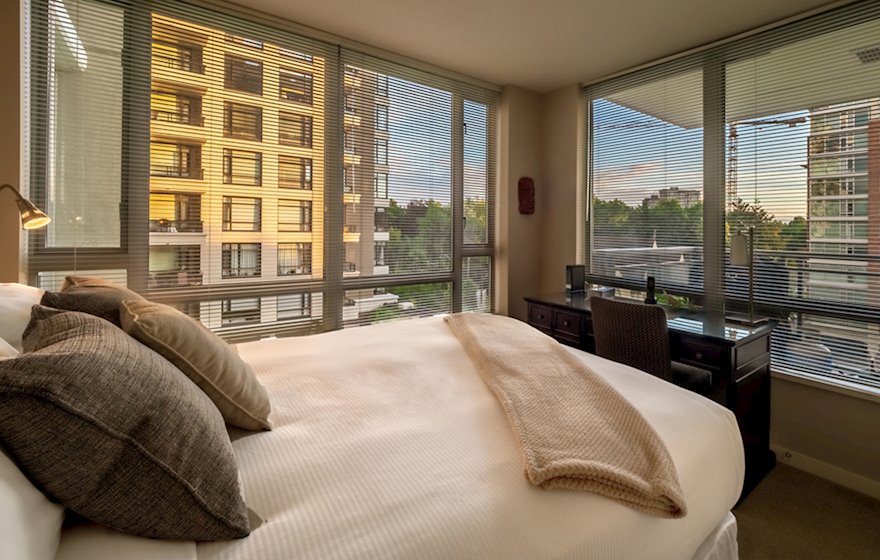 Queen Bedroom luxury linens Astoria condo 408