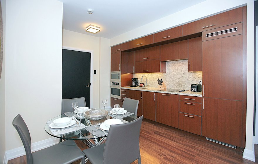 1722Kitchen Fully Equipped Five Appliances North York